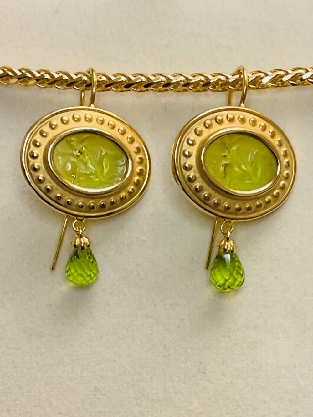 🇮🇹 Tagliamonte Di Vincenza 14K Gold Green Venetian Intaglio & Peridot Earrings
